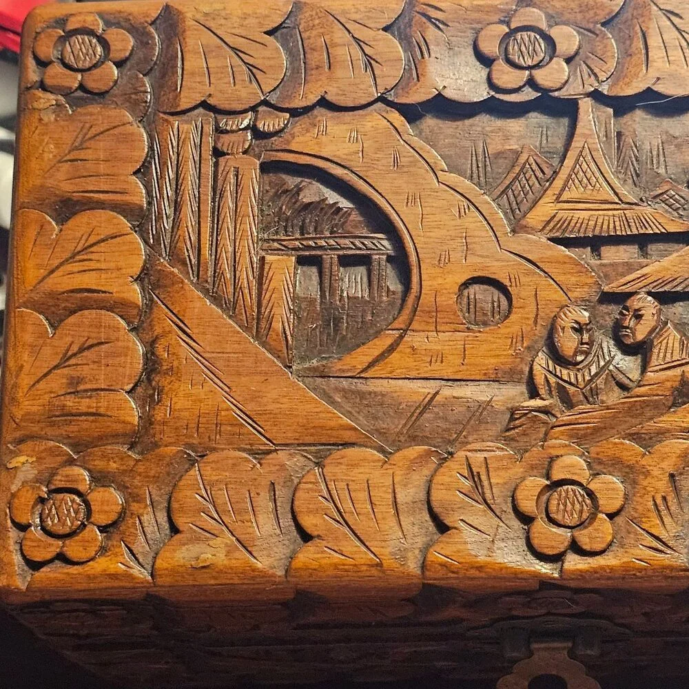 Vintage Intricate Carved Asian Decorative Dresser Jewelry Box Scenic Masculine